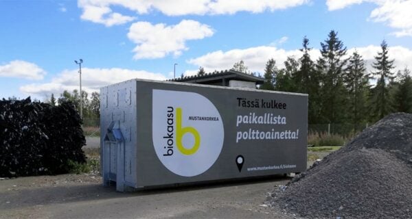 Suomen Biovoima dostarczył dwa nowe kontenery do transportu gazu do Mustankorkea Oy.